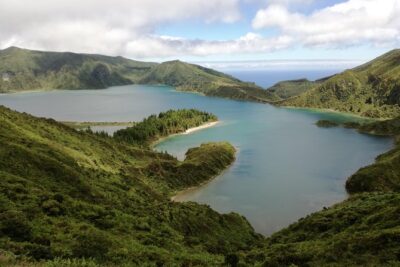 Half-Day - Lagoa do Fogo - Pickup in Ponta Delgada and the Cerâmica Vieira crafts start