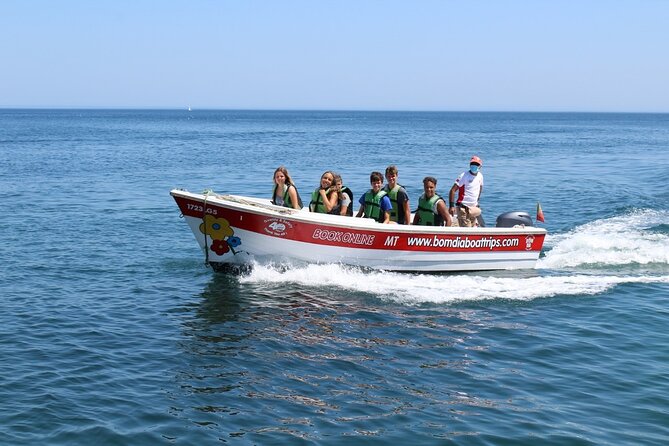 Half-Day Sailing Tour in Baia de Lagos with Lunch - Lunch onboard at anchor: what’s included and how the timing feels