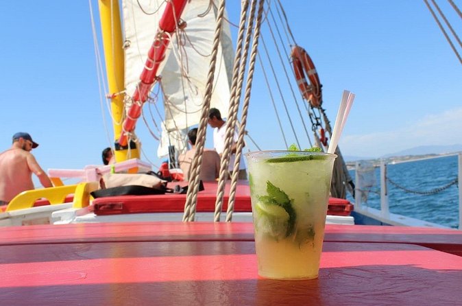 Half-Day Sailing Tour in Baia de Lagos with Lunch - Drinks and onboard comfort: plan for sun, wind, and cash