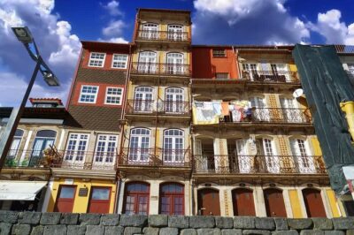 Half-day small group tour of Porto city with wine tasting - The Landmark Route: Catedral, Clérigos, and São Bento’s blue-and-white tiles