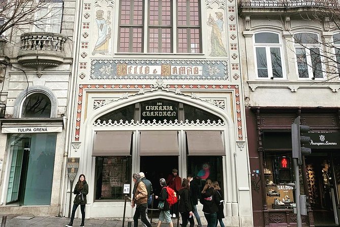 Half-day small group tour of Porto city with wine tasting - Port wine tasting at Espaco Porto Cruz: included, timed, and worth preparing for