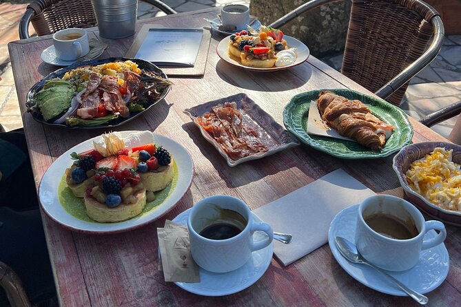Half-Day Tour in Cascais / Sintra with Brunch and Wine Tasting - Casa da Guia: A Last Stretch for Walking, Shops, and a Sea-View Break