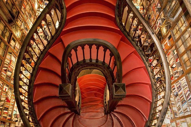 Harry Potter and Lello Bookshop Tour : Highlights and Hidden Gems - Meeting at São Bento Station: Your Easy Start Point