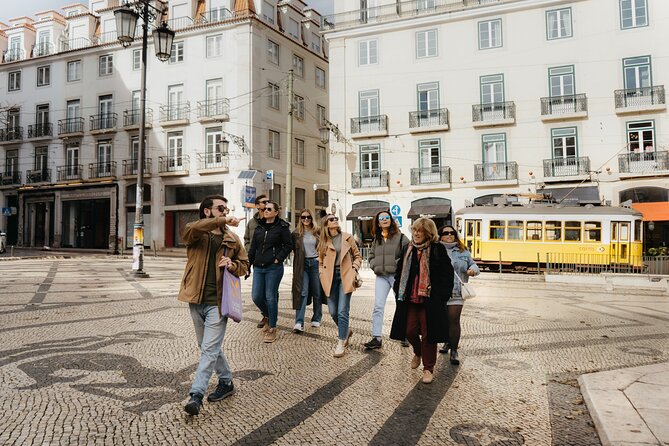 Heart of Lisbon Food Tour: Baixa, Chiado & Bairro Alto - Drink pairings: wine and craft beer without the chaos