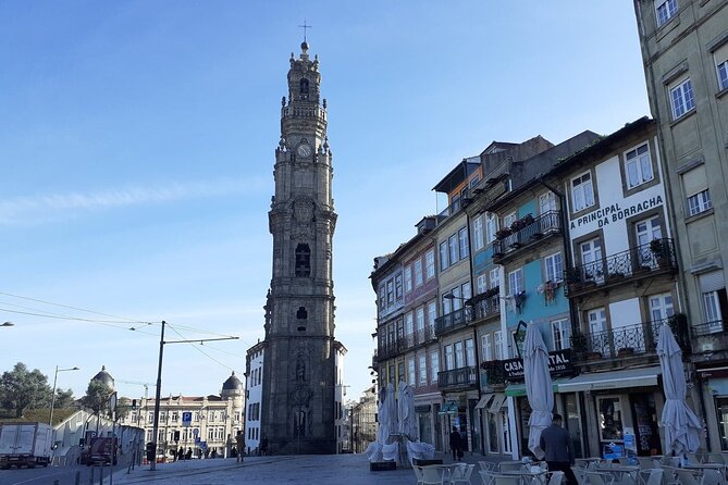 Historic Porto by Private Electric Tuk Tuk to Top Landmarks - São Bento Station: the perfect first stop for orientation