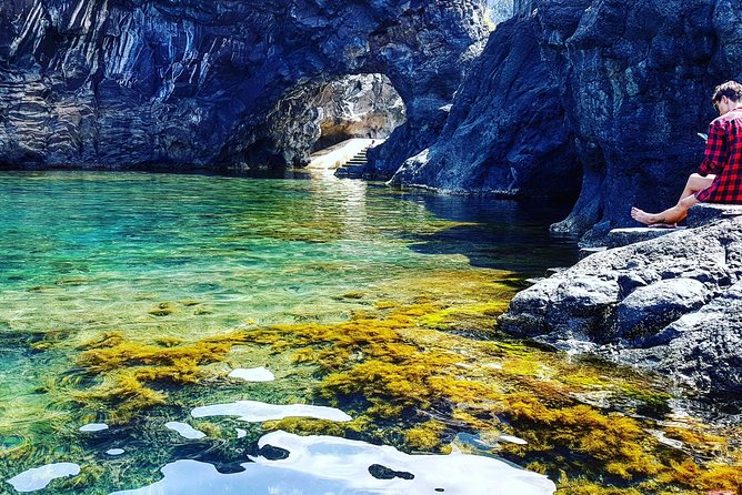 Jeep Tour Amazing West to Natural Pools -Full-Day - Stop 2: Fajã do Cabo Girão viewpoint and the “how did people reach this?” factor