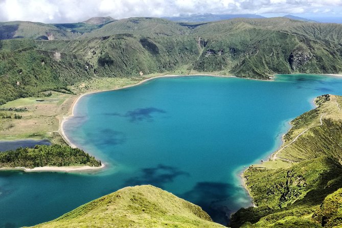 Jeep Tour Full Day Sete Cidades & Lagoa do Fogo with lunch and drinks included. - Muro das Nove Janelas: A Quirky Break With Real Character
