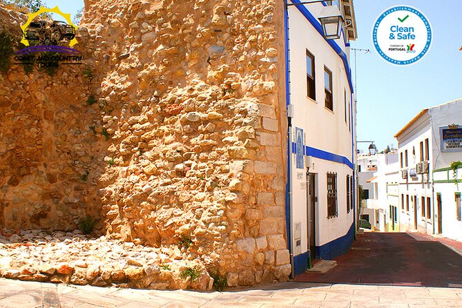 Jeep Tour of the City and Coast of Albufeira - Praia do Castelo: rocks and caves with that cliffside drama