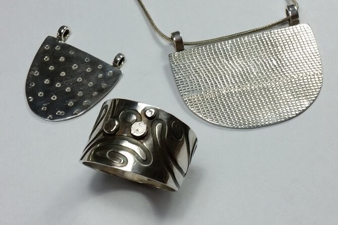 Jewellery Workshop in Albufeira - What you do in the workshop: forging, sawing, soldering, polishing