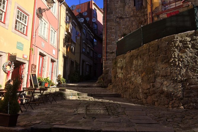 Jewish Walking Tour of Porto - Praca da Ribeira: trade streets, merchants, and a maze of narrow lanes