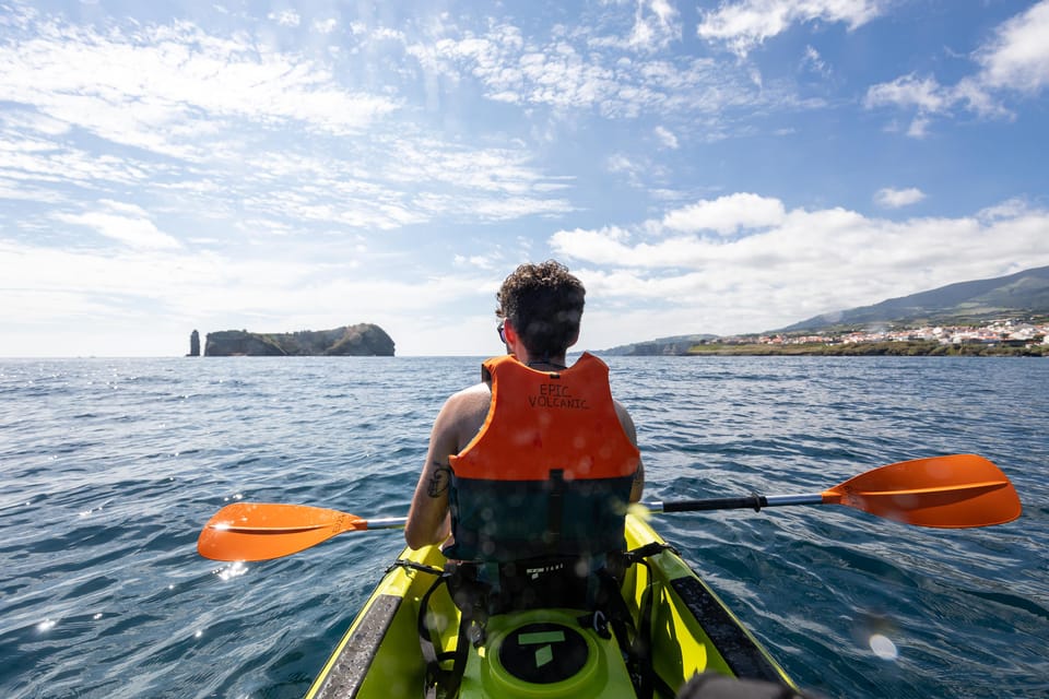Kayak Guided Tour: Vila Franca do Campo Islet - Getting there at Epic Volcanic: Marina de Vila Franca do Campo timing and flow