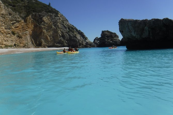 Kayak tour from Sesimbra to Ribeira do Cavalo Beach, passing through the caves - Ribeira do Cavalo Beach: up to 45 minutes of real downtime