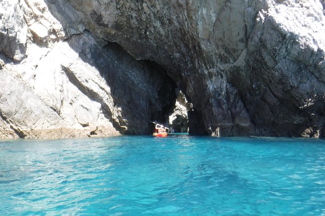 Kayak tour from Sesimbra to Ribeira do Cavalo Beach, passing through the caves - What’s included (and why it matters for value)