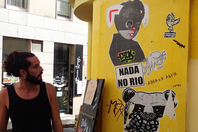 Kickstart Street Art Tour in Lisbon - The huge gallery wall: why “recently painted” matters