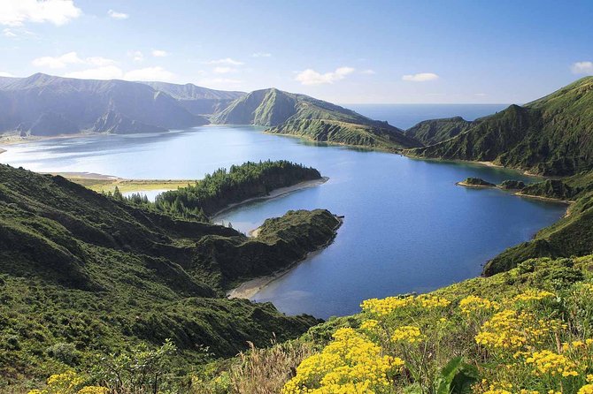 Lagoa do Fogo: Biologist-guided Volcano Geo Tour +hotsprings bath - Caldeira Velha’s environmental centre: The geology lesson you’ll actually use