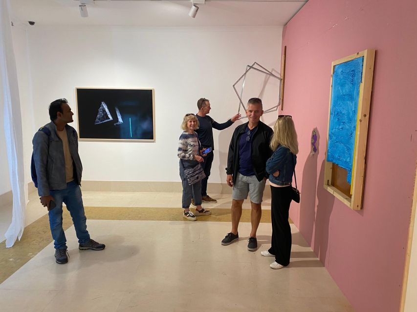 Lagos: Guided Walking Tour with Brodie from Australia - Portuguese practice on the move: a 1,000+ word language lesson