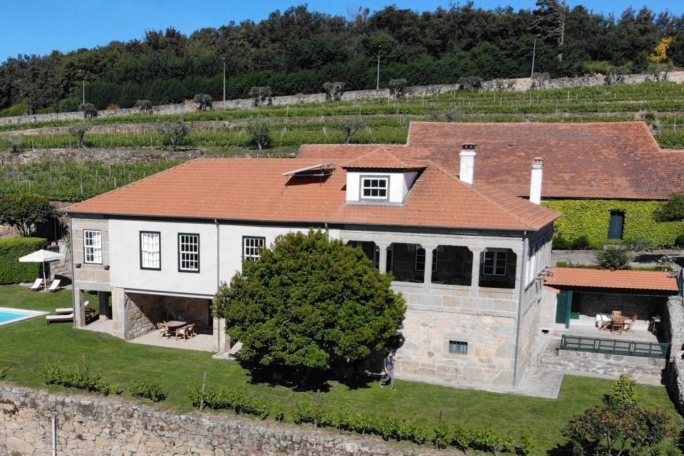 Lamego: Quinta da Portela de Baixo Winery Tour and Tasting - Guides, language, and what to expect from the hosting style