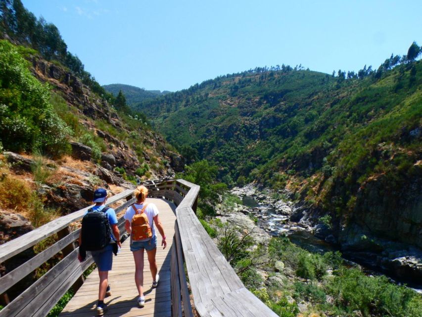 Leave Porto and go hiking in the Paiva Walkways, Arouca - The Areinho to Espiunca walk: waterfalls, cliffs, and big viewpoints