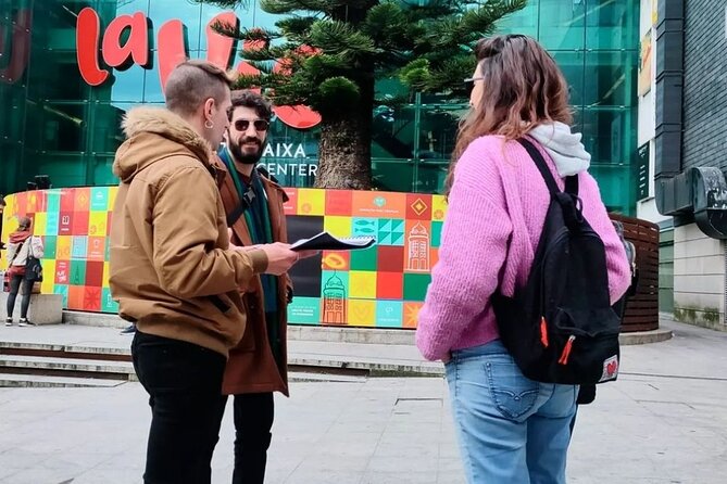 LGBTour Porto: Walk through Porto, discover the LGBTQIA+ History - Rua de Santa Catarina: When Tourism Changes the Meaning of a Street