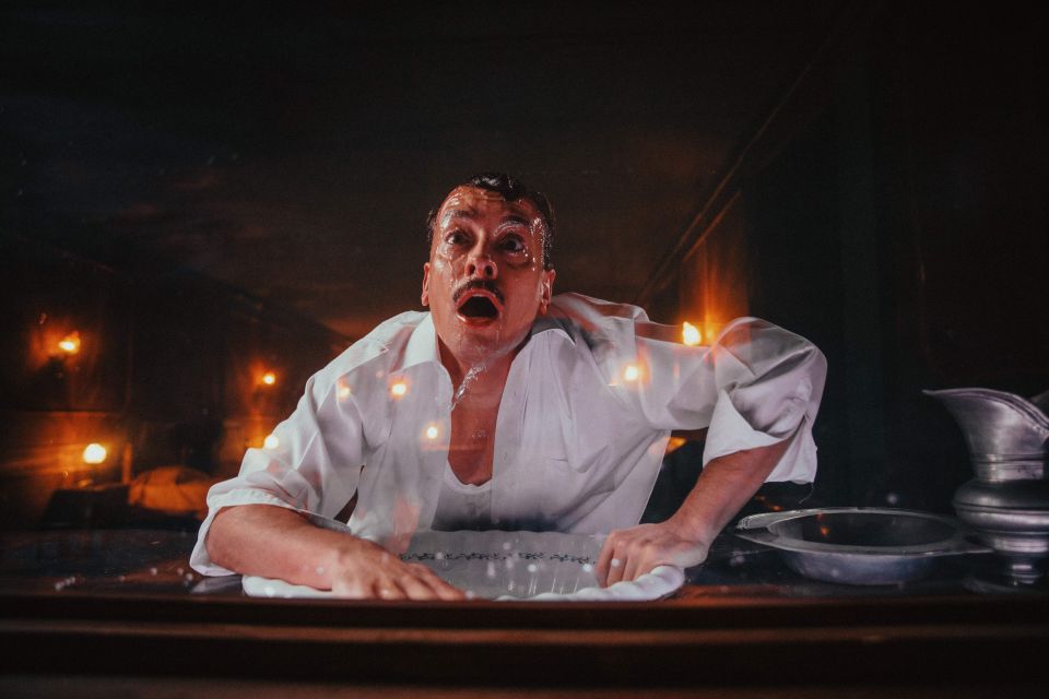 Lisboa - A Morte do Corvo, new immersive theatre, not spoken - Death of the Raven in Lisbon: a 1924 plot told by choreography