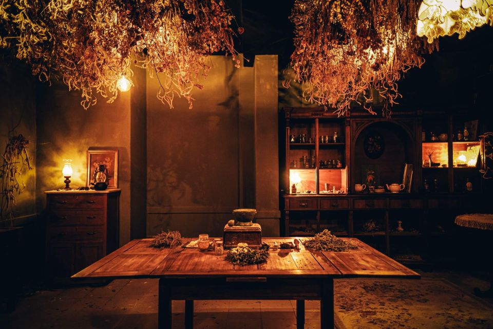 Lisboa - A Morte do Corvo, new immersive theatre, not spoken - The venue: a Military Hospital turned performance playground near Basílica da Estrela