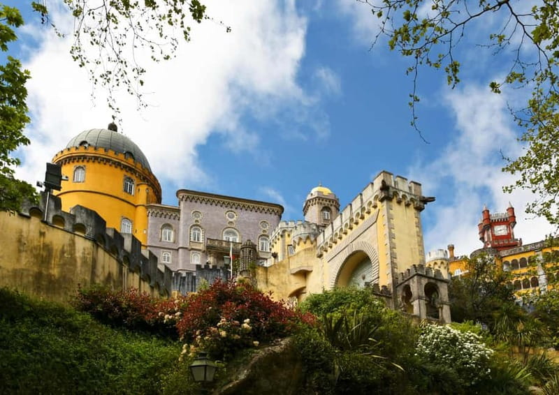 Lisboa: Sintra, Pena, Regaleira, Roca Coast, & Cascais Tour - Cascais: from royal summer town to working fishing village
