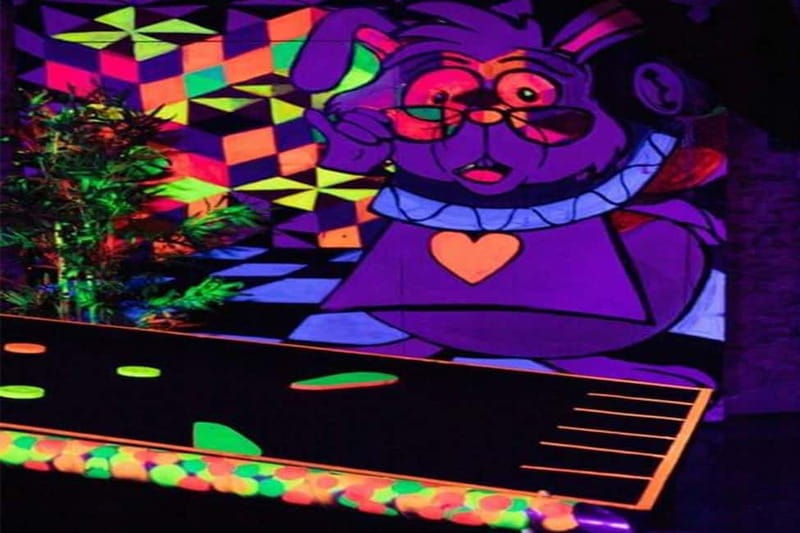 Lisbon: 18-Hole Indoor Minigolf Ticket with Bar Area - Why Indoor 18-Hole Minigolf in Lisbon Feels Like a Real Night Out