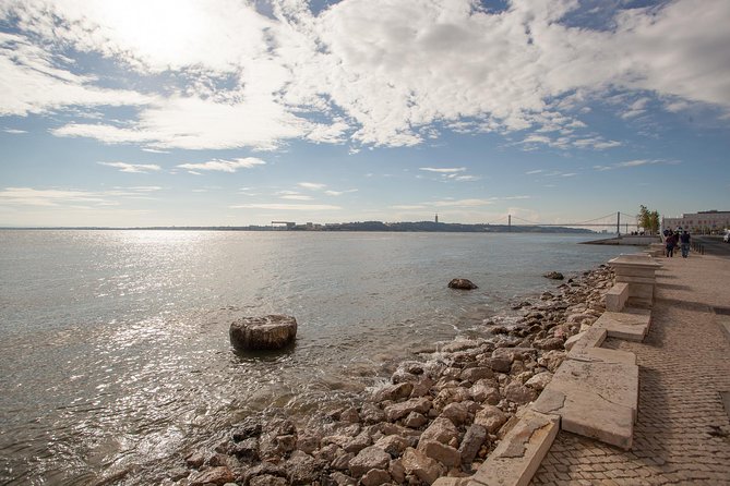 Lisbon 2 Hour from Lisbon City Center to Belém - Private - Jerónimos Monastery area: outside looks great, inside costs extra