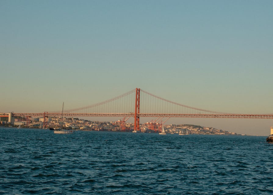 Lisbon 2 Hours Sailing Day Tour and Cruise With Drinks - The Crew Factor: Urban Sailors in Real Life