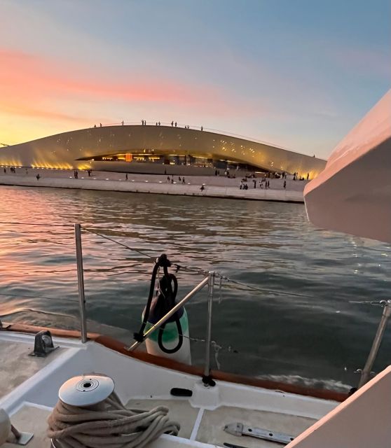 Lisbon: 2H Sunset Boat Cruise Tour with Drinks - Key Points That Make This Cruise Easy to Love