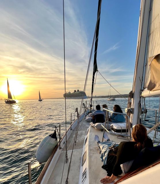Lisbon: 2H Sunset Boat Cruise Tour with Drinks - Setting Sail From Treino de Mar: What the Timing Really Means