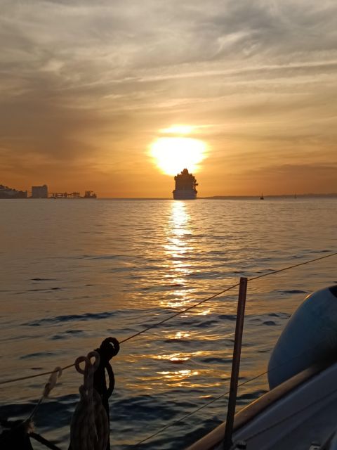 Lisbon: 2H Sunset Boat Cruise Tour with Drinks - Who Should Book This Cruise (and Who Might Skip It)