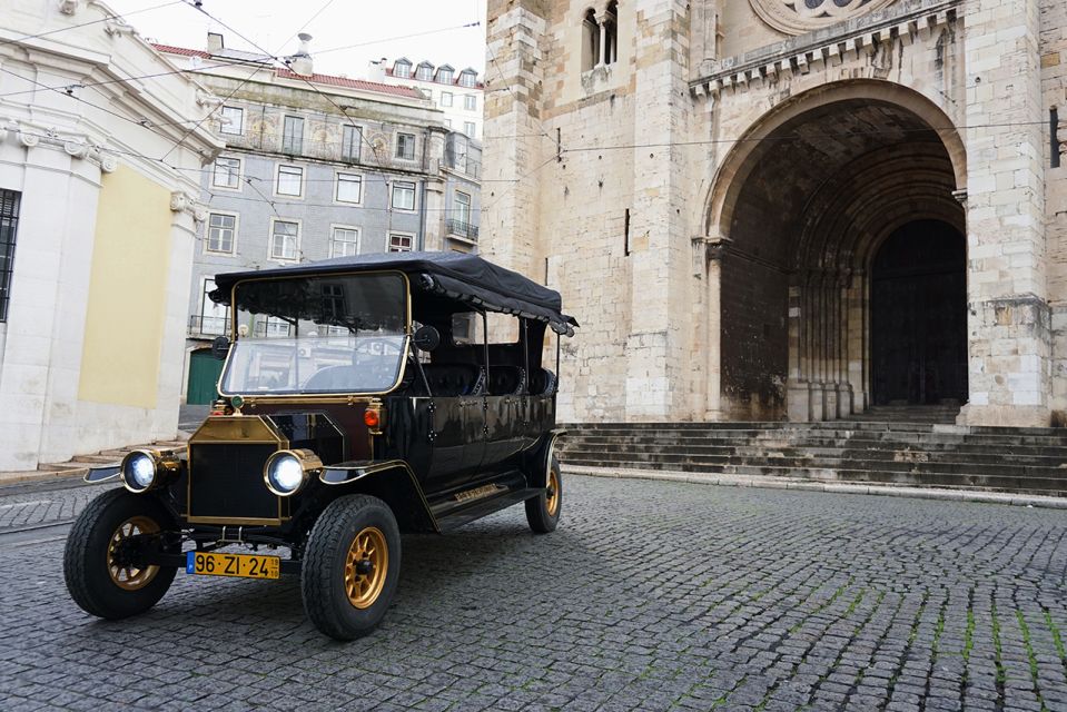 Lisbon: 3-Hour Street Art Tuk Tuk Tour - Key highlights