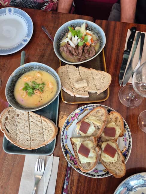 Lisbon: 3-hour tour in German to all viewpoints with a local guide - Nossa Senhora do Monte: the highest viewpoint (and a café for your break)