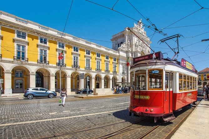 Lisbon Airport or Cruise Port: Private Arrival Transfer to hotels - Cruise port pickup: exit gate and a name sign