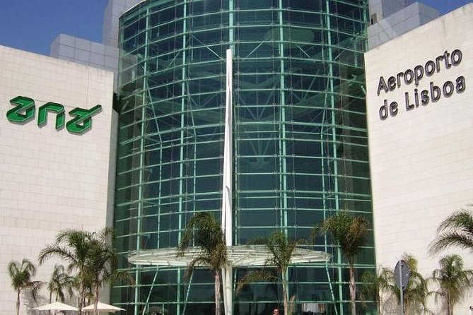 Lisbon Airport Transfer - Who should book this Lisbon airport transfer?