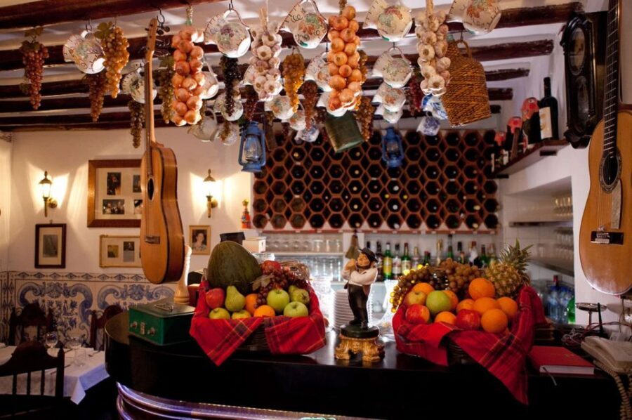 Lisbon: Alfama Charms, Tapas, Wine and Sunset Boat Cruise - How the timing flows: from Praça Dom Pedro IV to Praça do Comércio