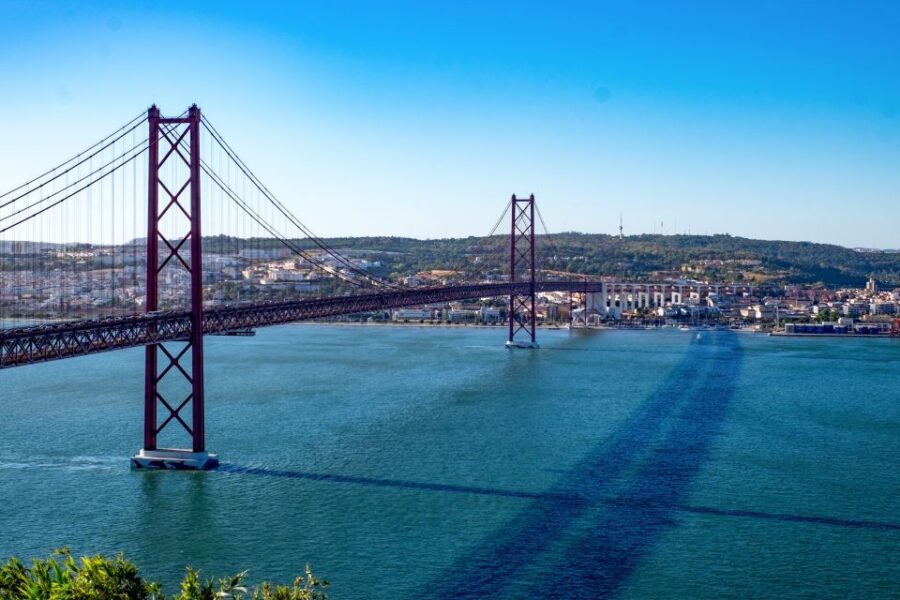 Lisbon: Arrábida Natural Park and Sesimbra Day Trip - Arrábida and Sesimbra: why this day trip feels bigger than 8 hours