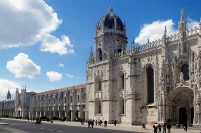Lisbon at your own pace- Private Guided Historical Tour in Lisbon - Lisbon Cathedral and São Jorge Castle: Old Faith, Big Views, Real Hills