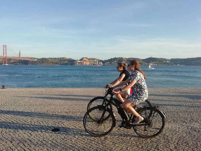 Lisbon: Bike Tour From City Center to Belem - Monument to the Discoveries and Tagus panoramas