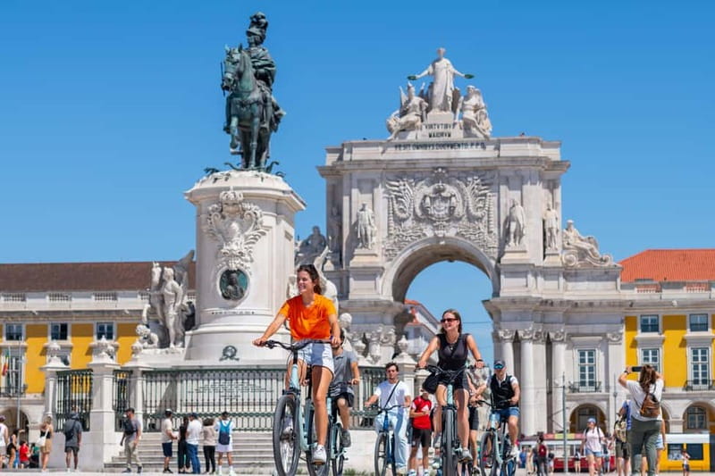 Lisbon: Bike Tour from Lisbon to Belém + Liquor & Pastry - Local flavors: ginjinha and pastel de nata without turning it into a food tour