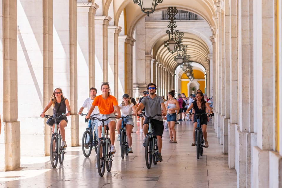 Lisbon Bike Tour: Langs de rivier van Belém naar Lissabon - Belém’s iconic start: tower views, monuments, and river air