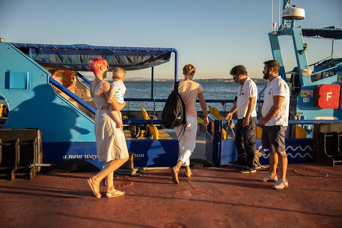 Lisbon Boat Cruise - A Lisbon Boat Cruise that trades traffic for river time