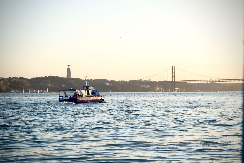 Lisbon: Boat Cruise with Live Fado Performance and a Drink - Best For: Families, First-Timers, and Music Lovers