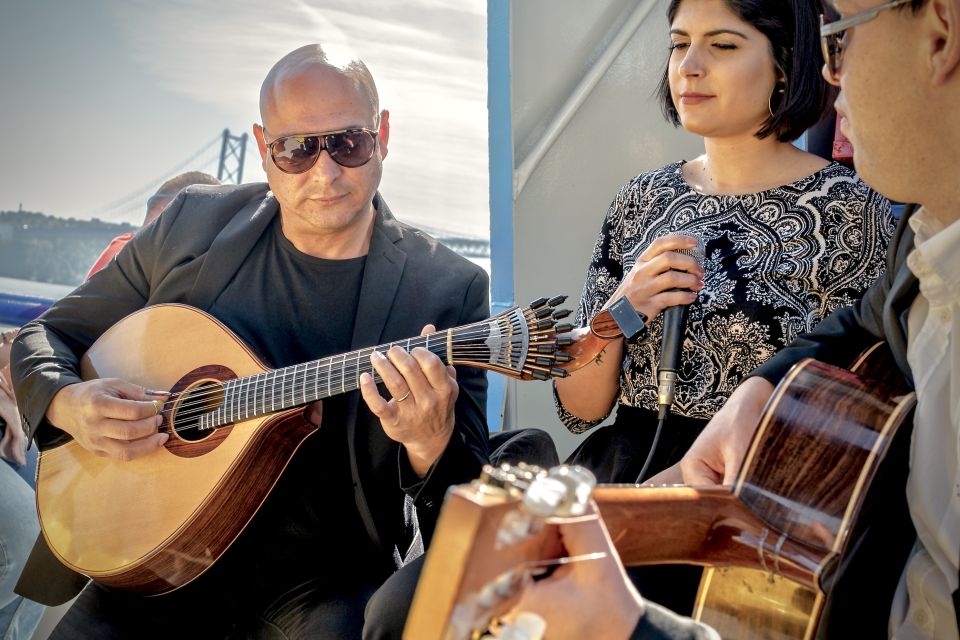 Lisbon: Boat Cruise with Live Fado Performance and a Drink - Where You Meet and Board (And How to Avoid Chaos)