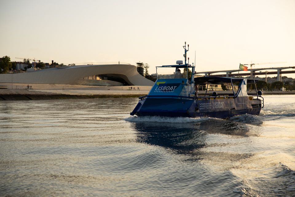 Lisbon: Boat Cruise with Live Fado Performance and a Drink - Sailing Past Lisbon’s Riverfront Hits