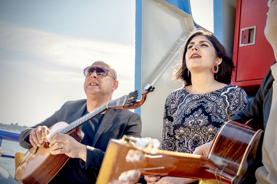Lisbon: Boat Cruise with Live Fado Performance and a Drink - The Live Fado Show: Singer, Guitar, and That Up-Close Moment