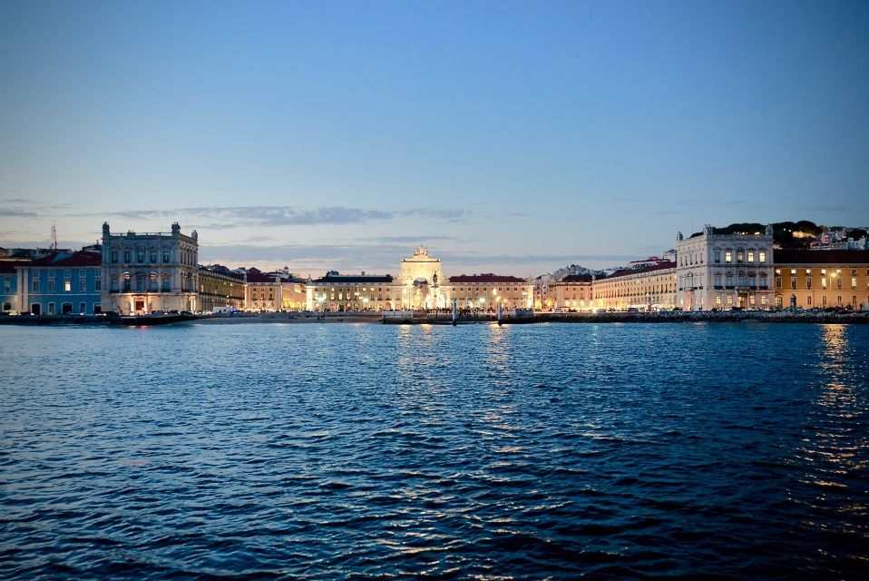 Lisbon: Boat Cruise with Live Fado Performance and a Drink - Drinks on Board: Relax, Don’t Rush