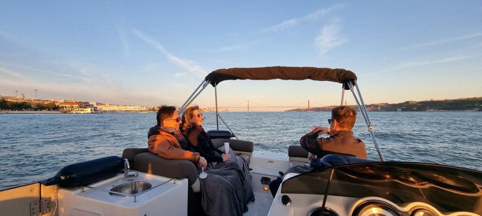 Lisbon: Boat Tour with Champagne - Tagus sunset from Belém: the view strategy