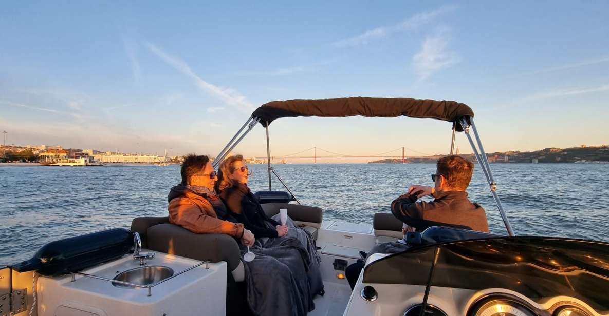 Lisbon: Boat Tour with Champagne - The cruise flow: how 2 hours turns into a full evening